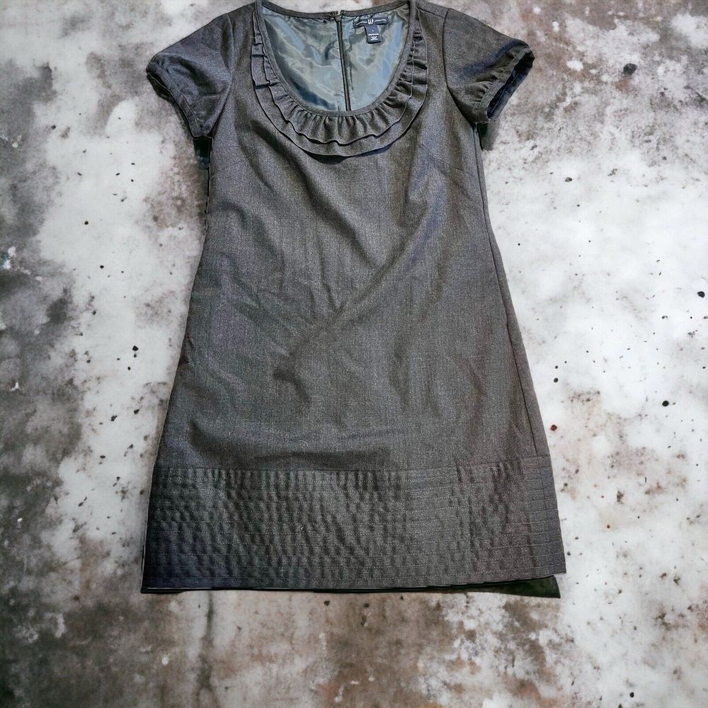 GAP Sheath Dress Size 0 Gray Wool‎ Blend Round Neckline Ruffle Detail,  Pockets